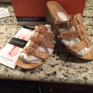 Vionic Gold Cork Sandal